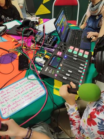 La compagnie a expliqué à quoi servait tout ce matériel.